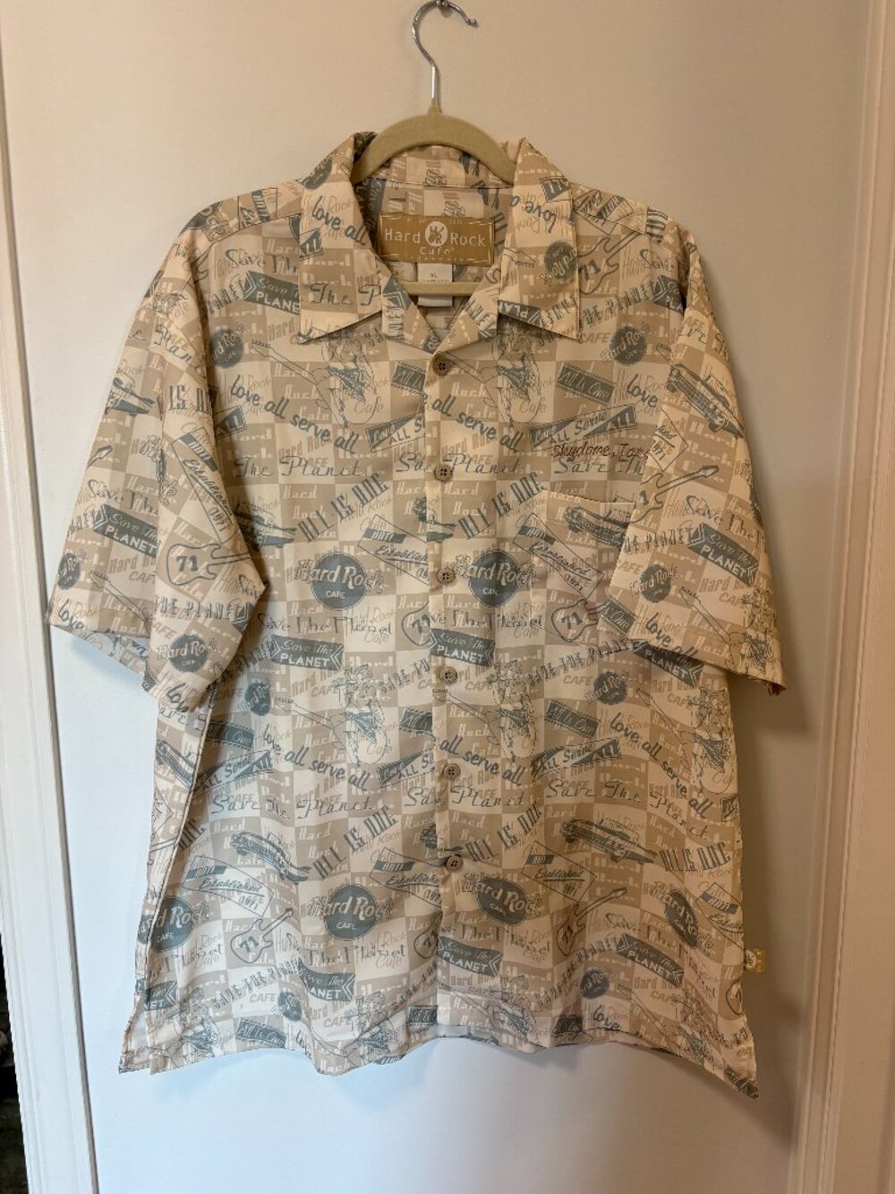 Hard Rock Cafe Sky Dome Button Up Short Sleeve Shirt All Over Print NWT Toronto
